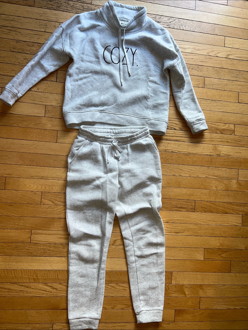 Rae Dunn Cozy  Loungewear Light Gray Women’s Sweatshirt/Sweatpants Set- size XS